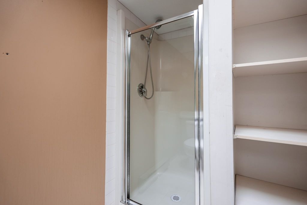 listing image 1100078447681999854