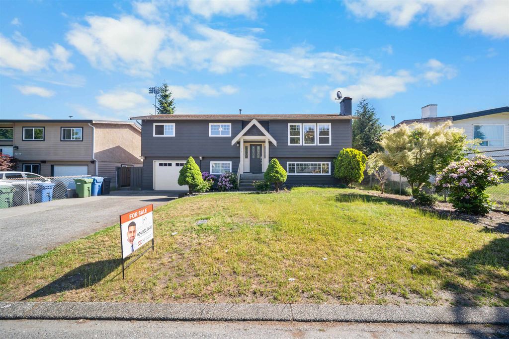 Photo of 32138 Astoria Crescent, Abbotsford, BC V2T 4P5 (MLS # R3126338)