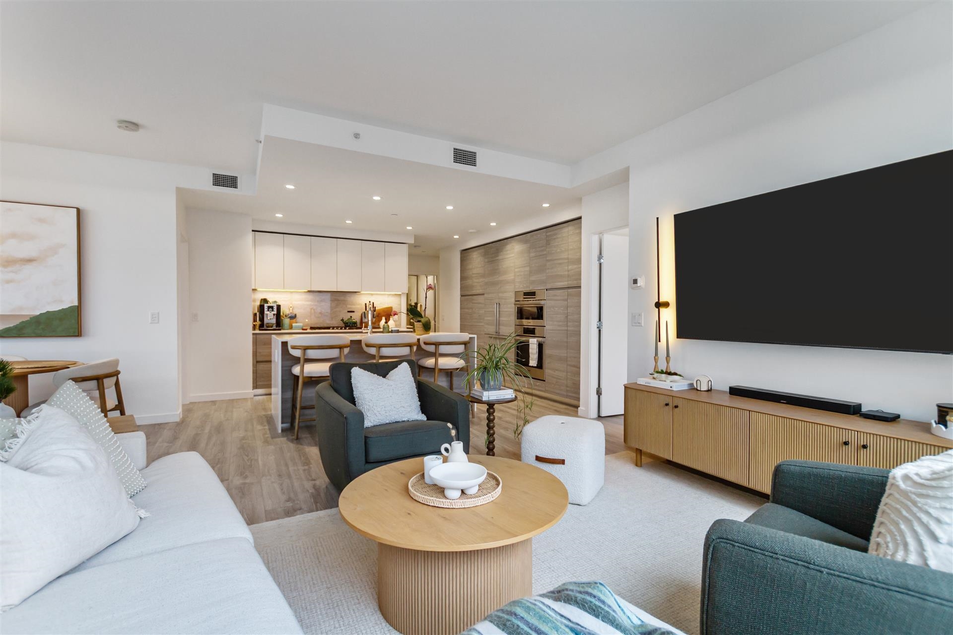 680 Quayside Drive 3208