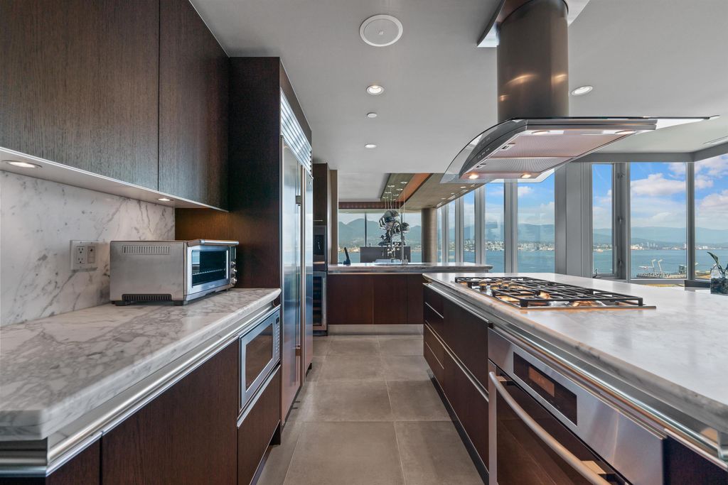 listing image 1109847238637160473