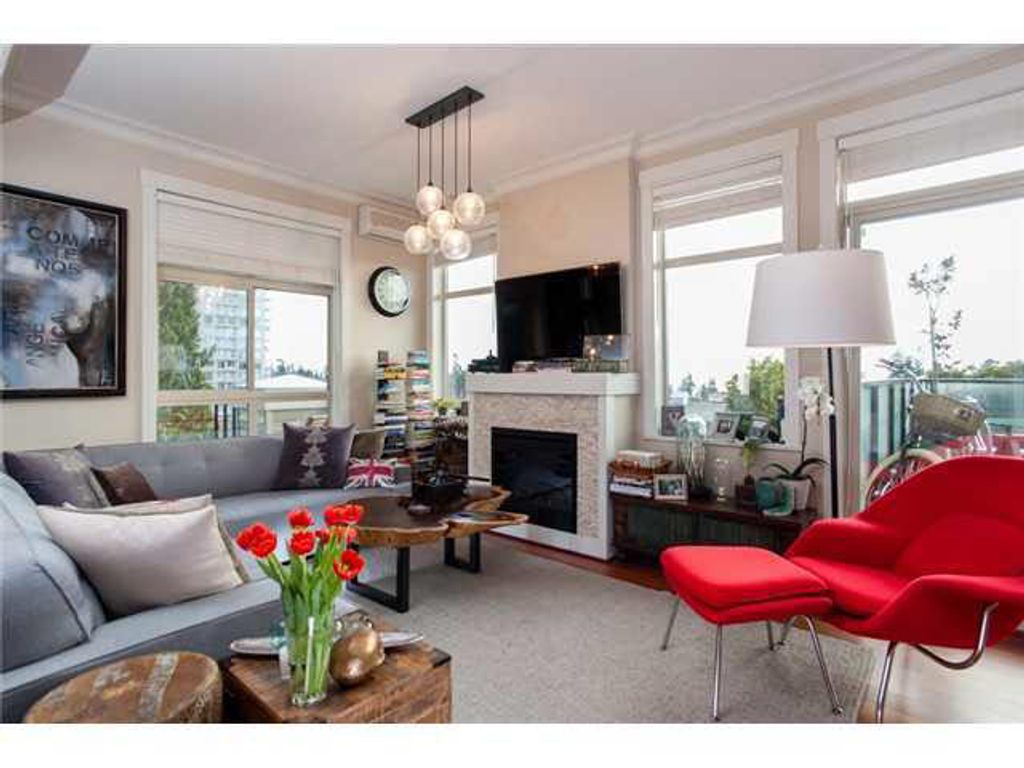 listing image 1104582787704596193