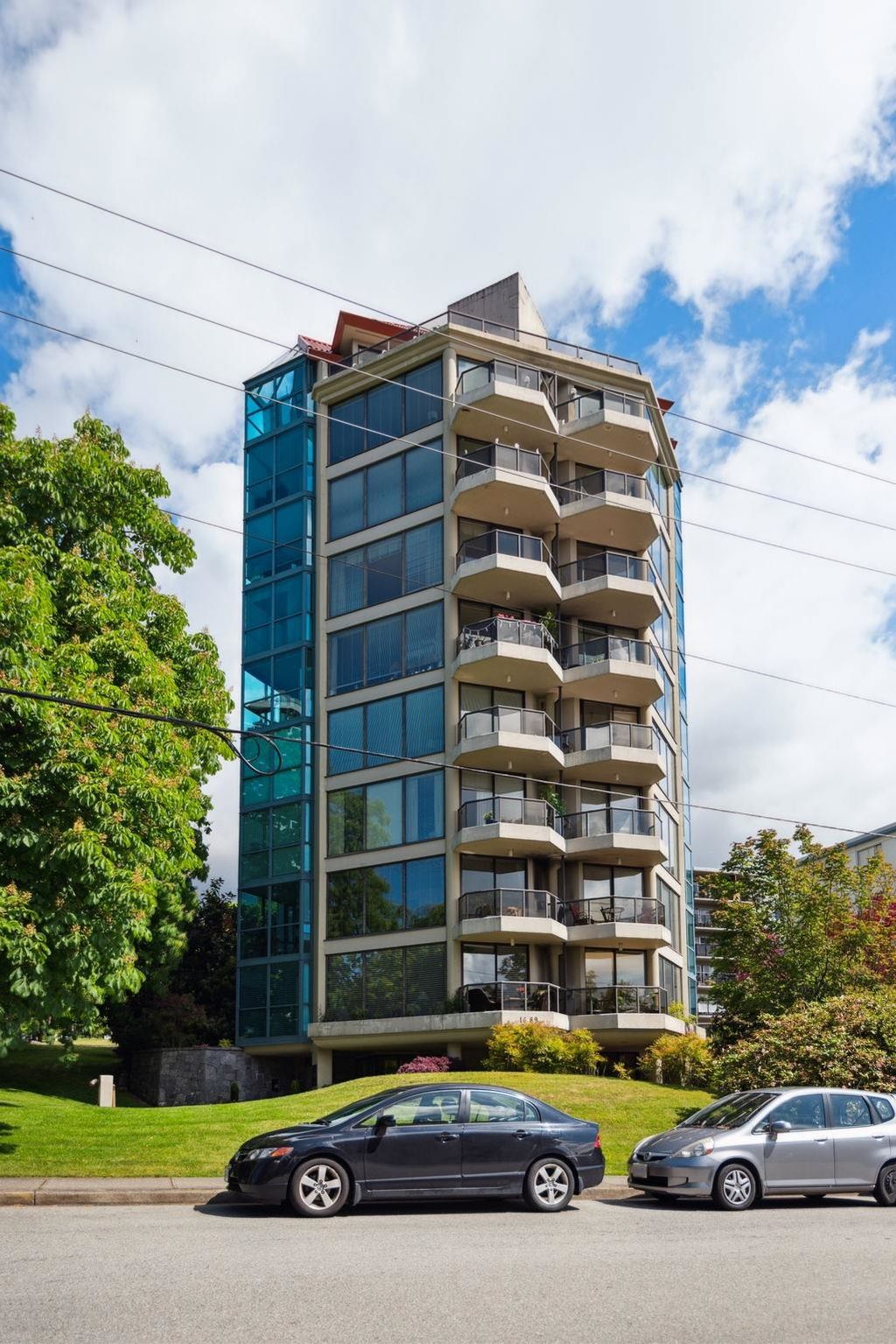 listing image 1102513981358560268