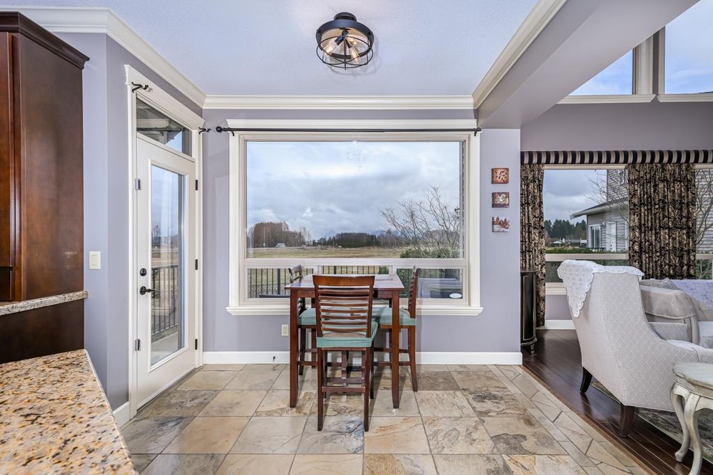 listing image 1100850501107433865