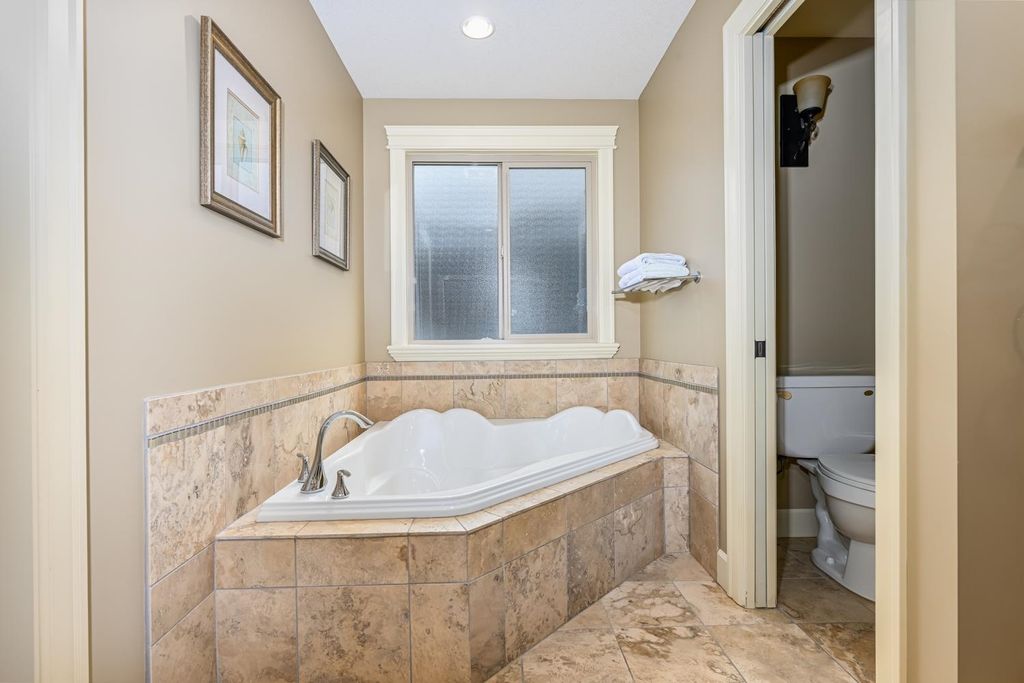 listing image 1107181247904948793