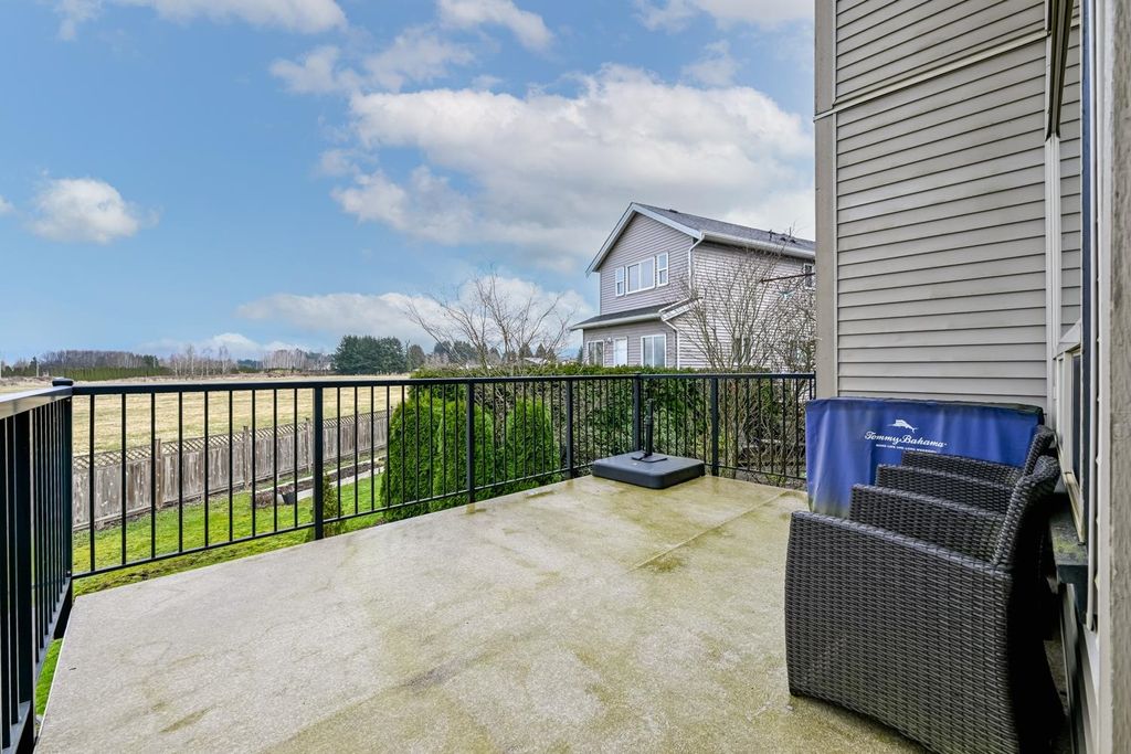 listing image 1102924591373766176