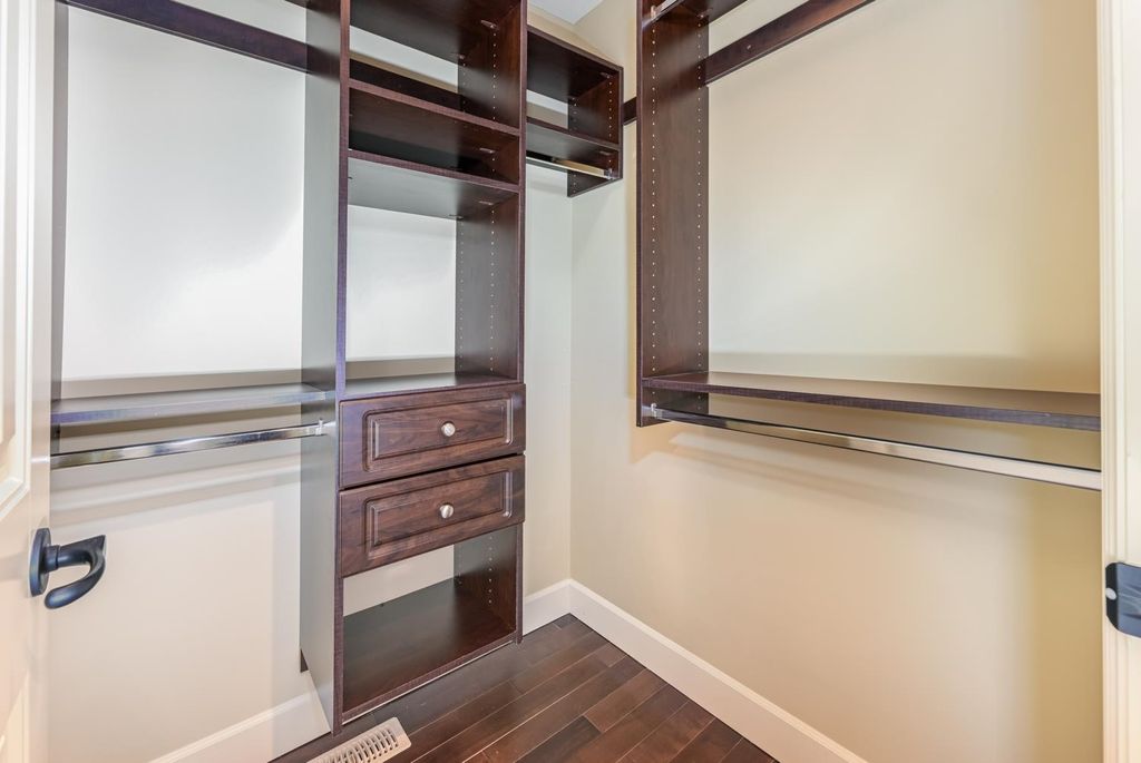 listing image 1107302648947138216