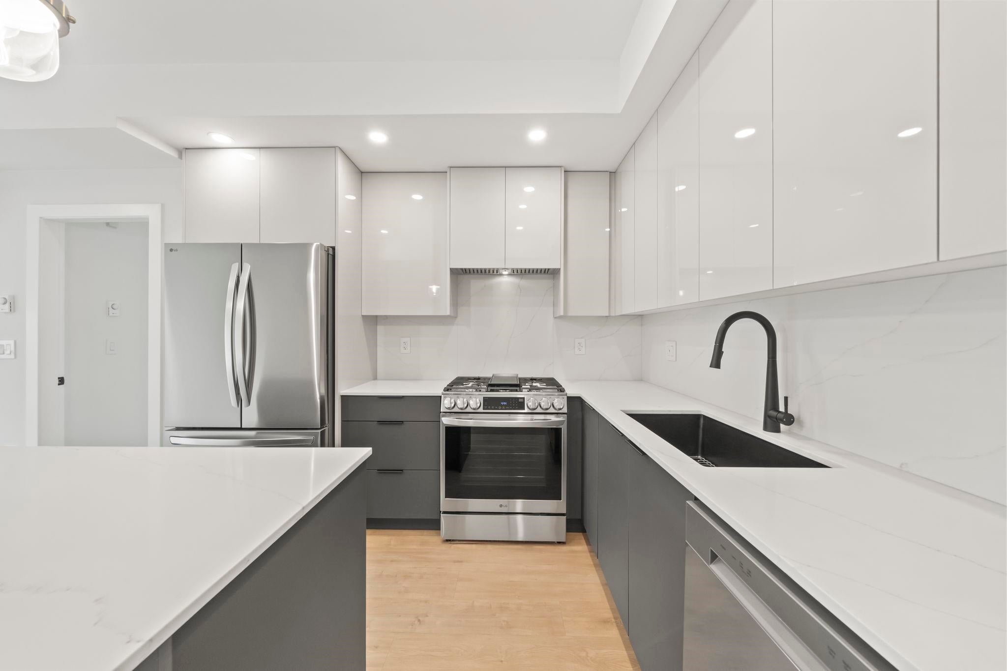 15353 17 Avenue 103