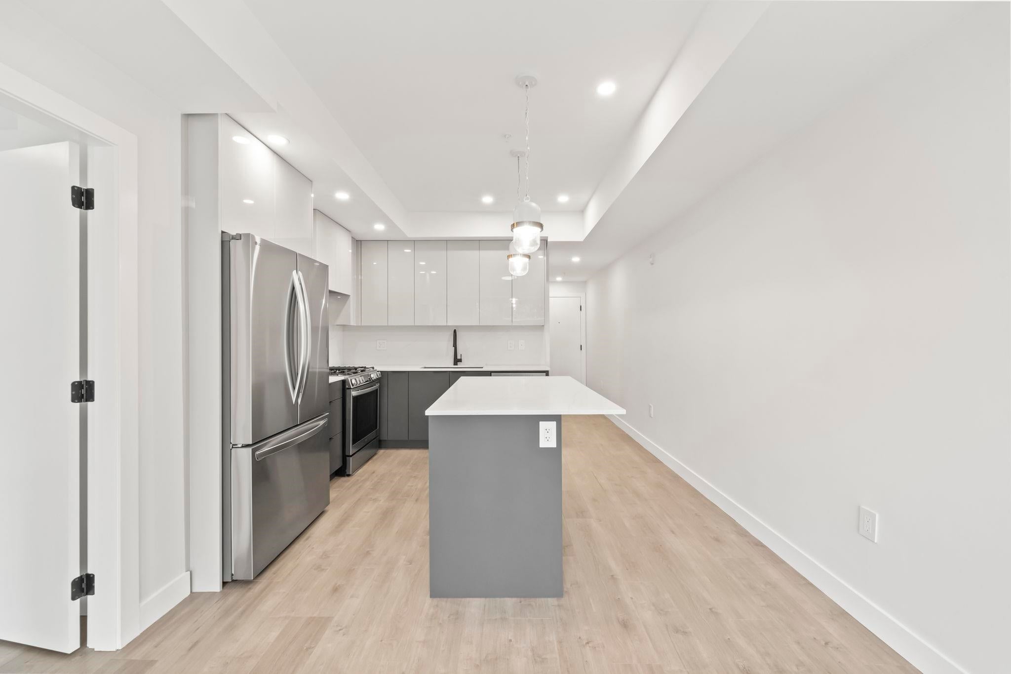 15353 17 Avenue 103