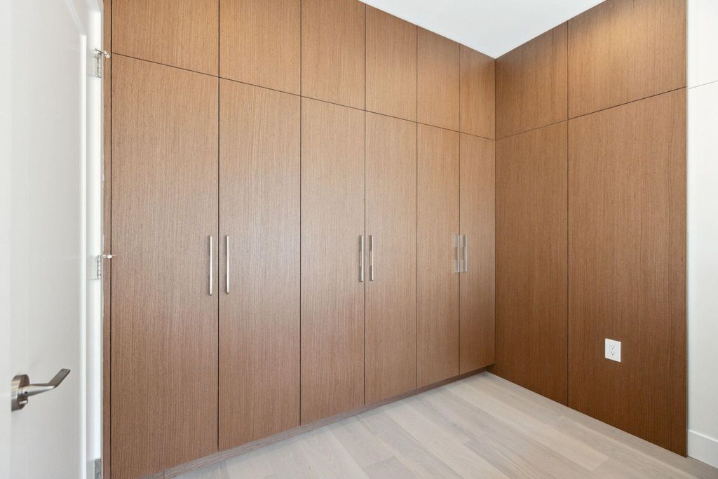 listing image 1107431526171752709