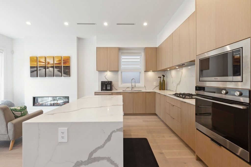 listing image 1107678439137081721