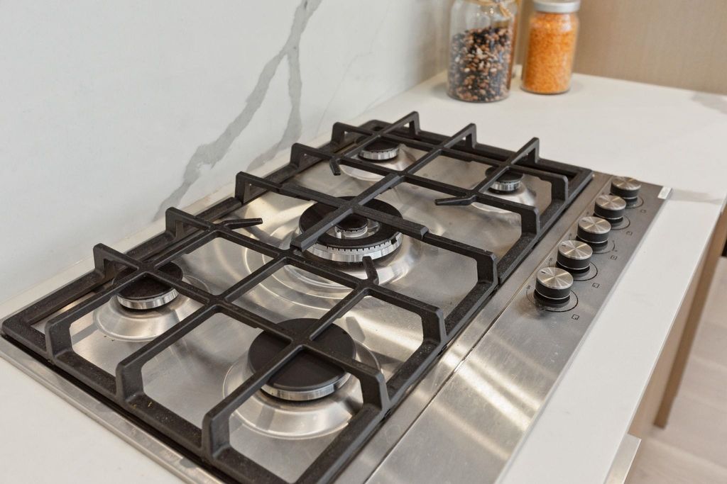 listing image 1106795952717368129