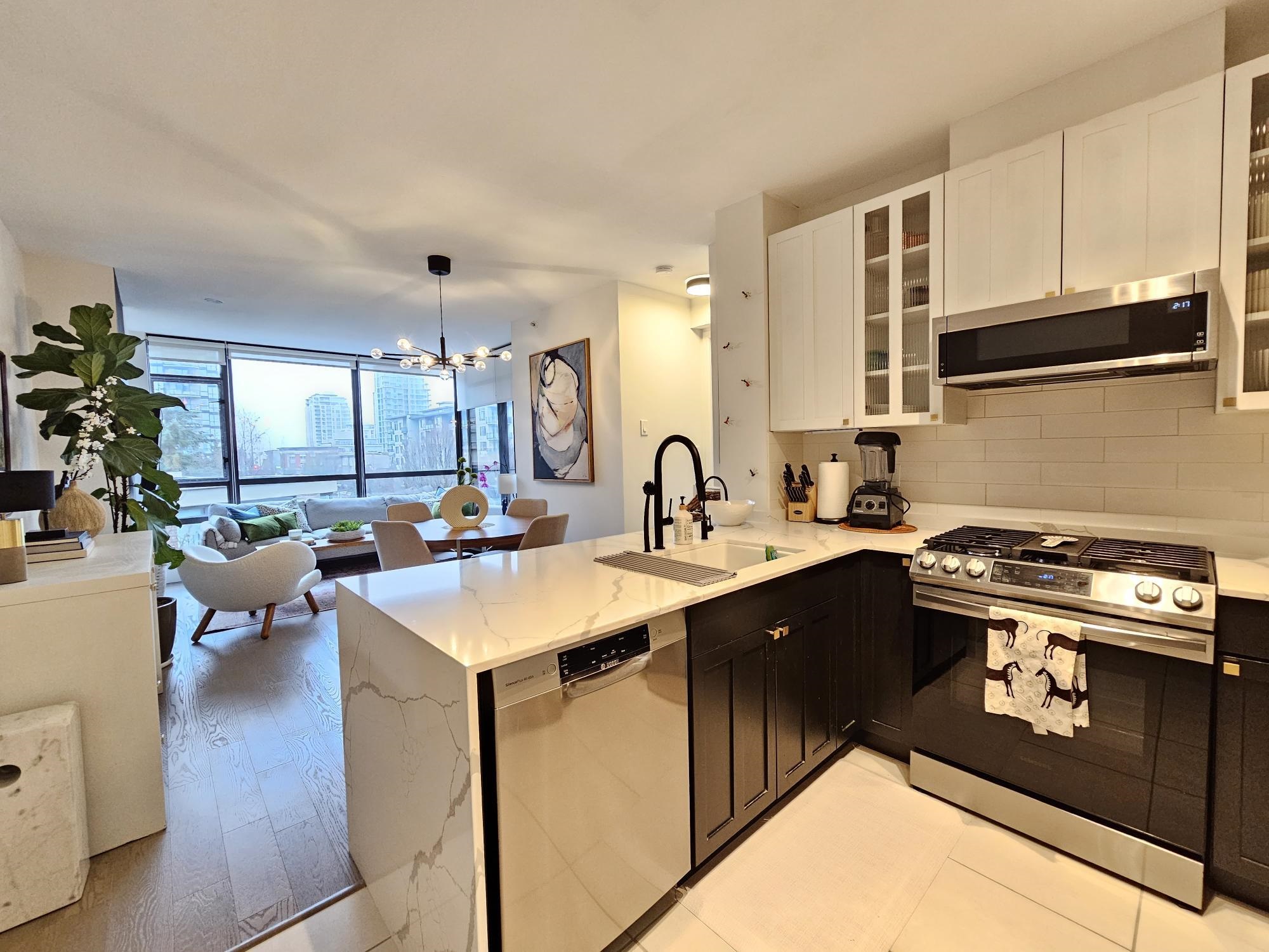 170 W 1st Street 403