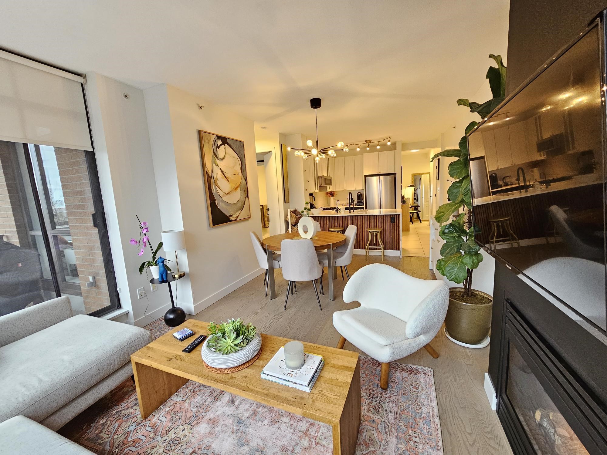 170 W 1st Street 403