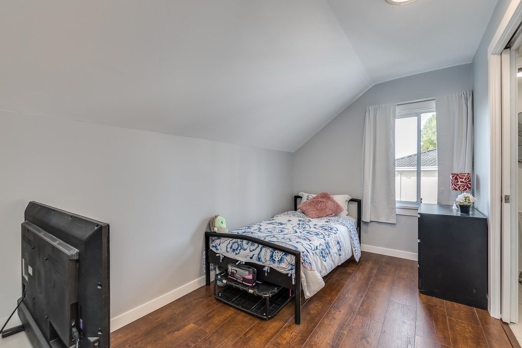 listing image 1104972657040821241