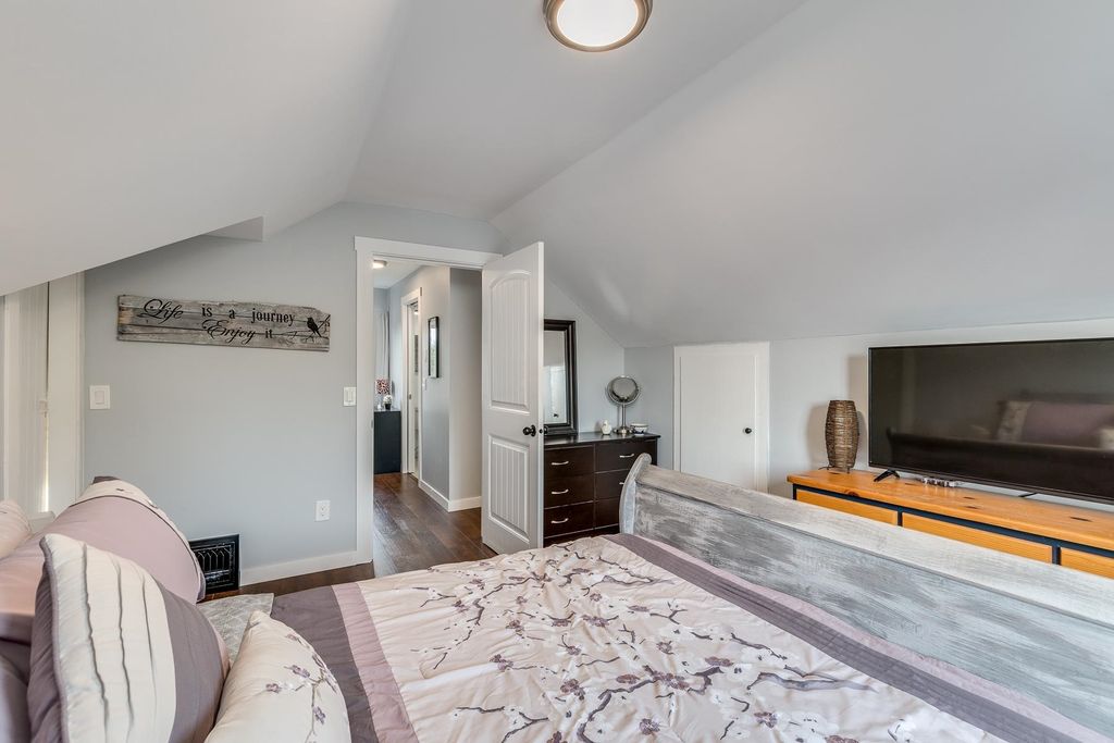 listing image 1103786537214184959