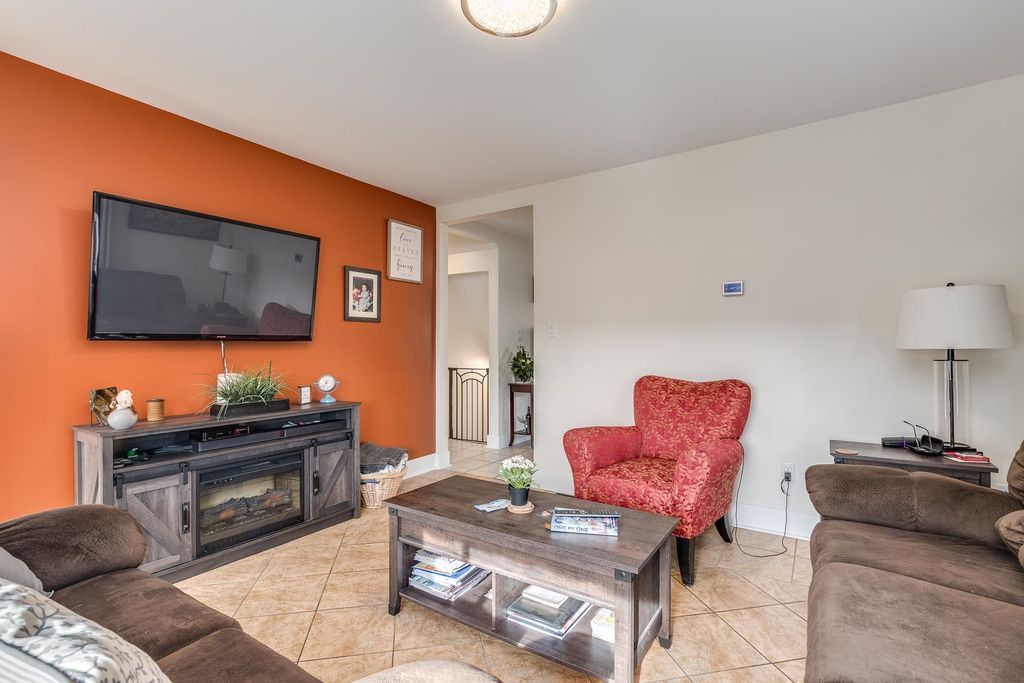 listing image 1102592204585495611