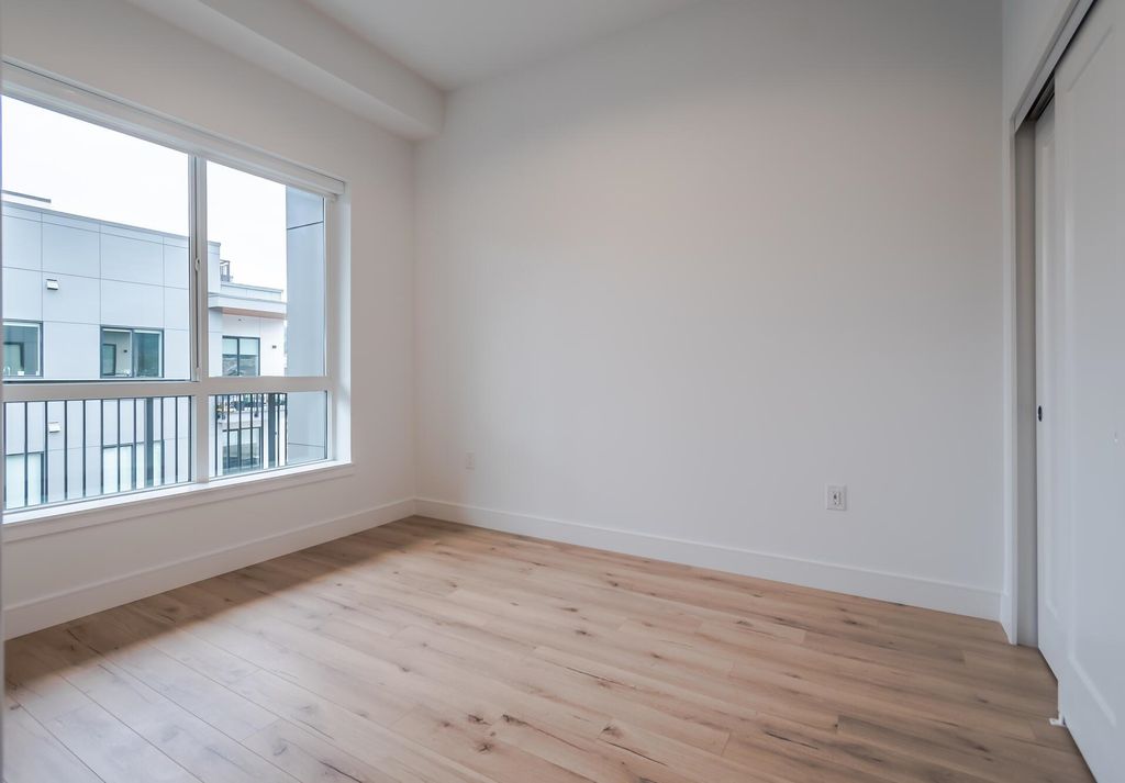 listing image 1105273372320500578