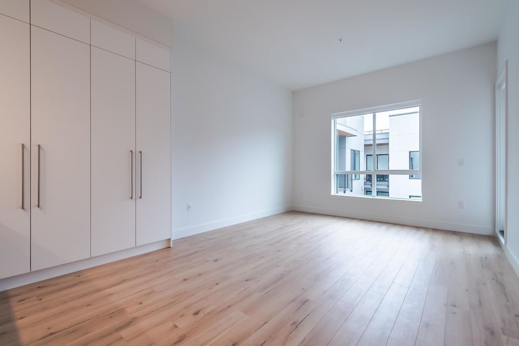 listing image 1109493298131897638