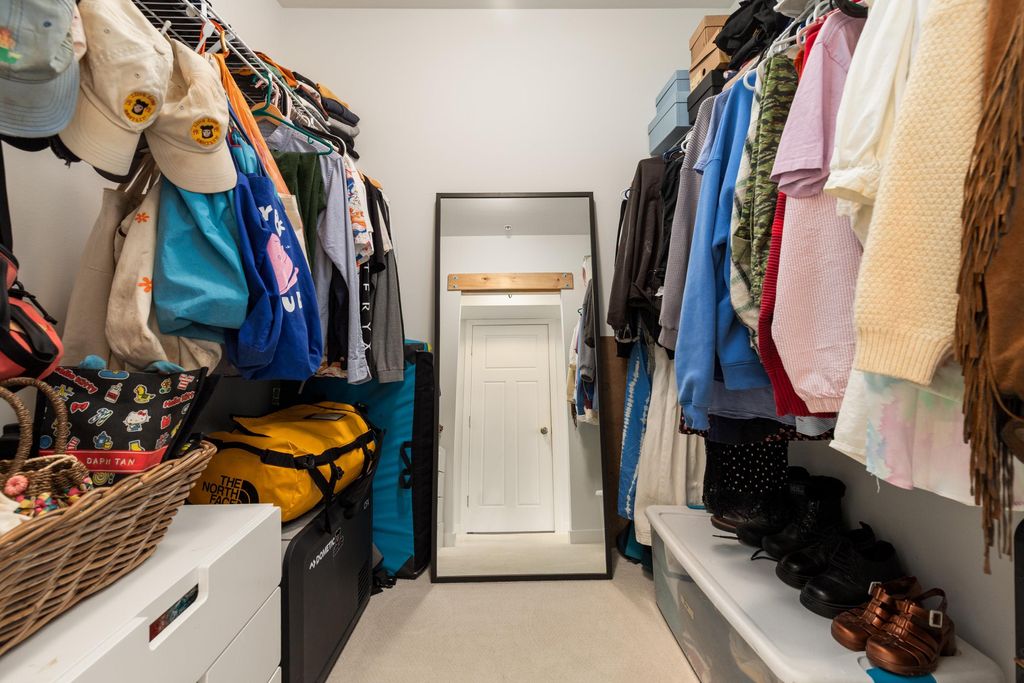 listing image 1101758980864941471