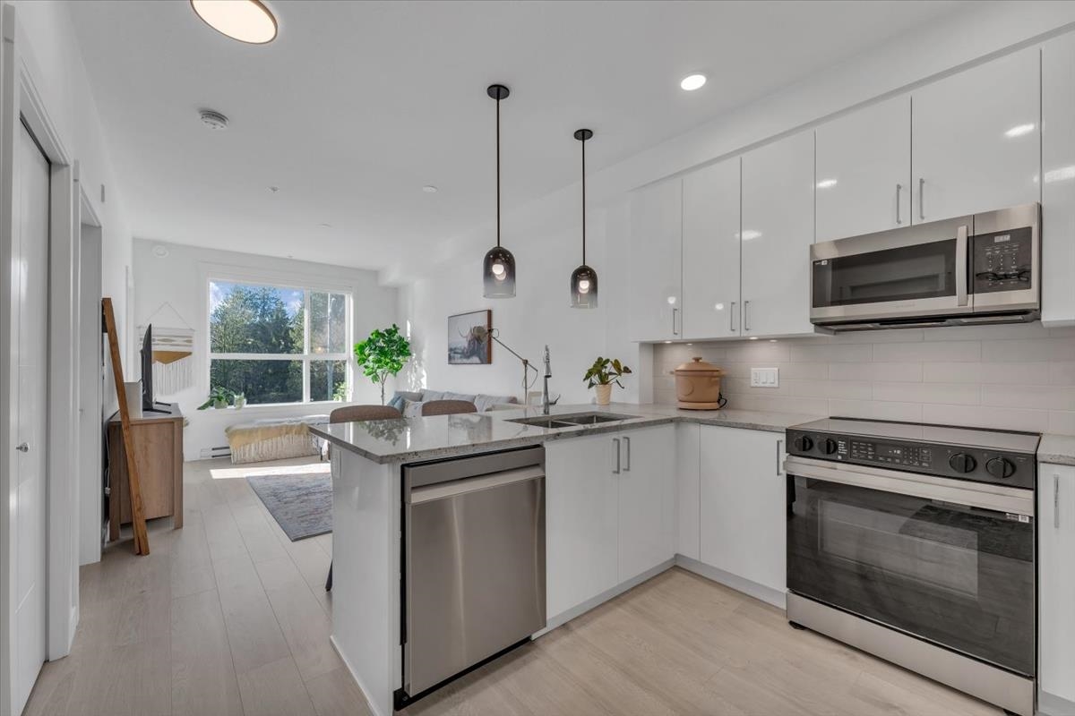 5504 Brydon Crescent 212