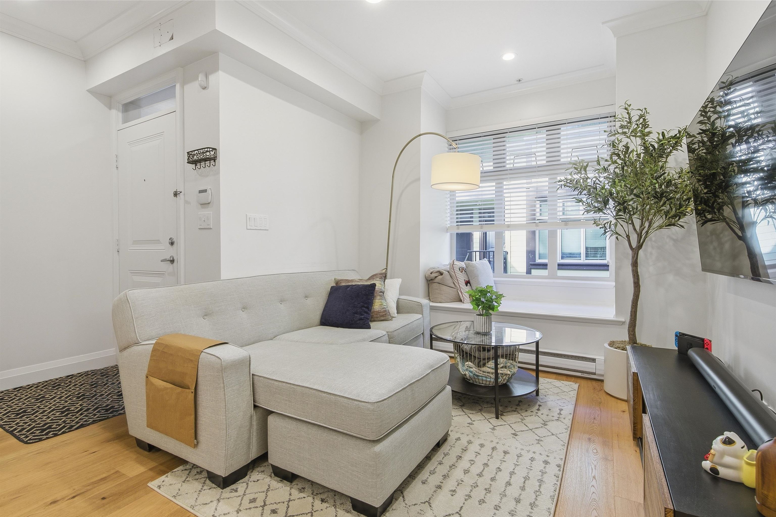 5588 Patterson Avenue 219