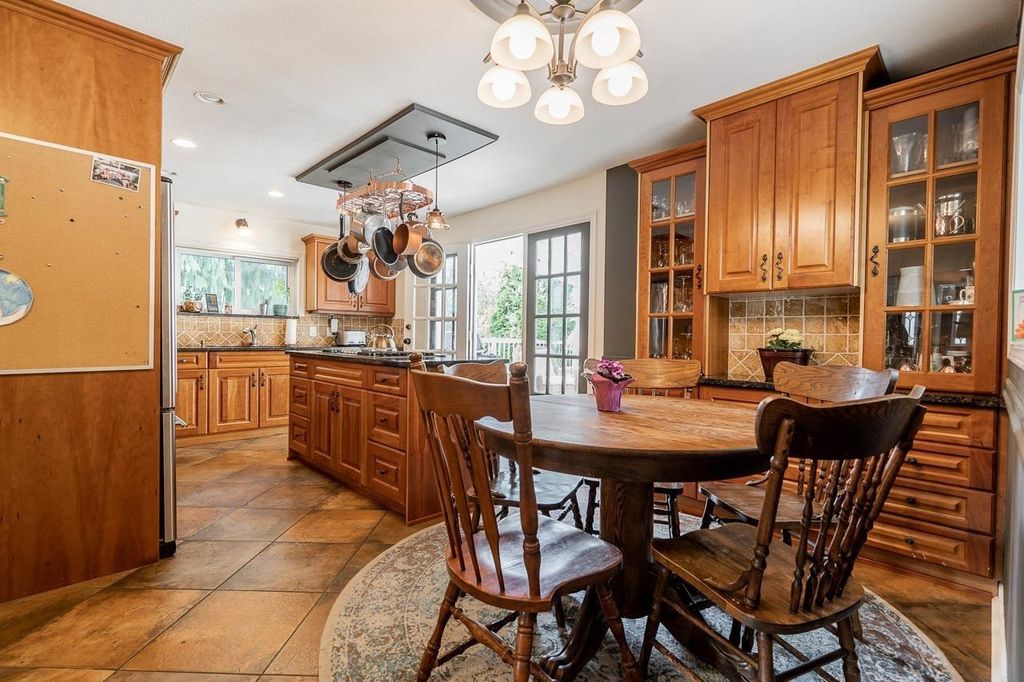 Photo of 20383 41 Avenue, Langley, BC V3A 5N1 (MLS # R3066279)