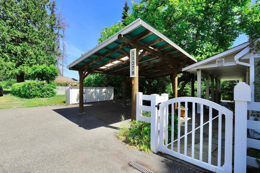 Photo of 11278 Eltham Street, Maple Ridge, BC V2X 1P3 (MLS # R3144358)