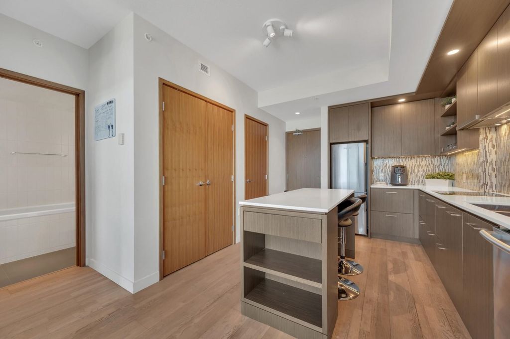 listing image 1100939973512441825