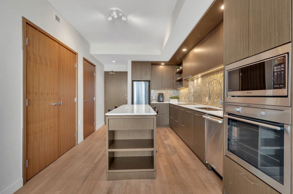 listing image 1108403260536422736