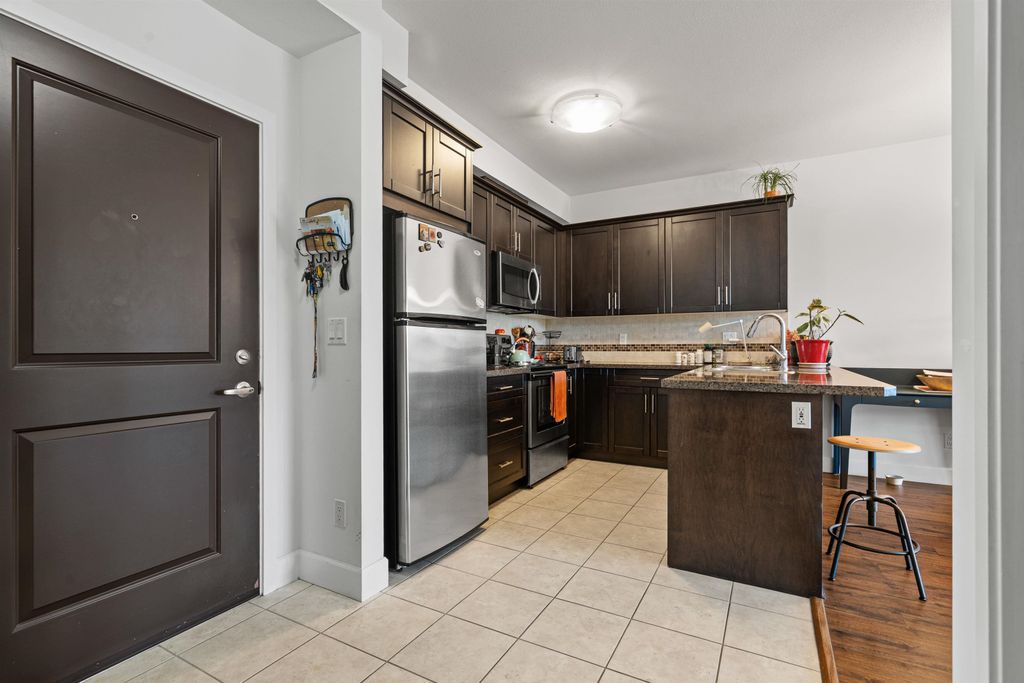 Photo of 46262 First Avenue #216, Chilliwack, BC V2P 0C3 (MLS # R3106528)