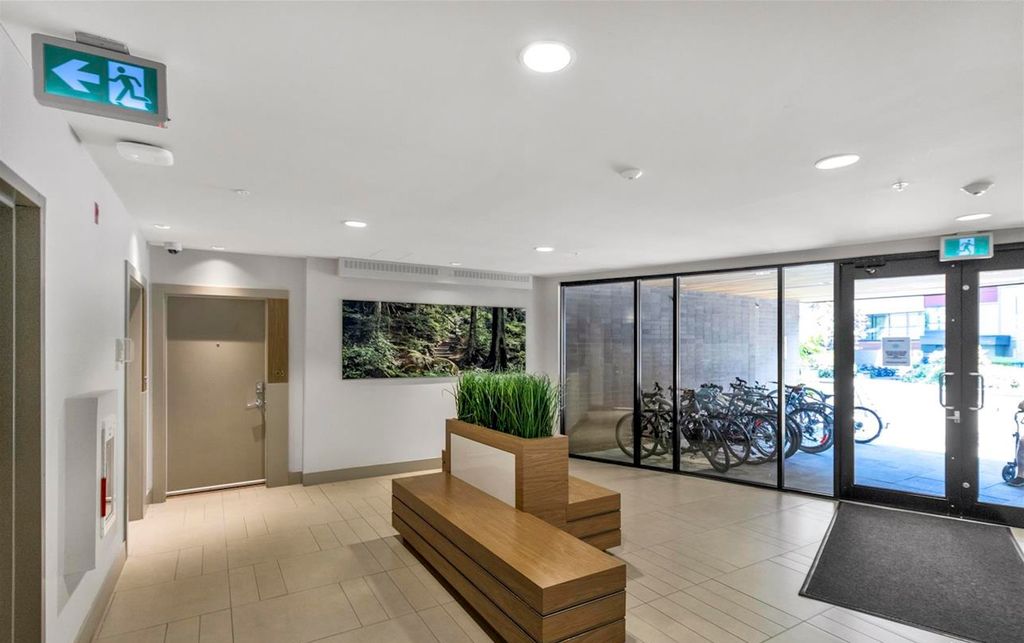 listing image 1108010844824467728