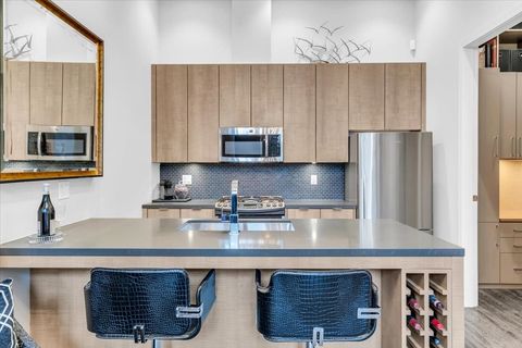 1762 Ontario Street Vancouver BC V5T 0G2