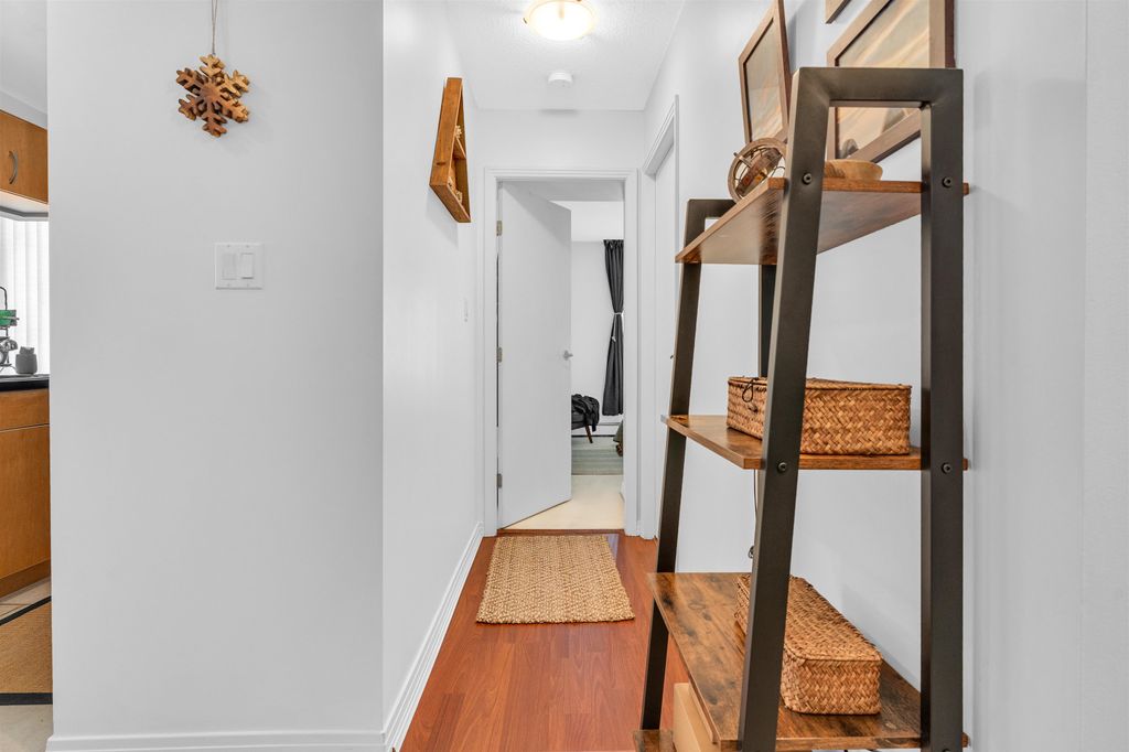 listing image 1107495648752157353
