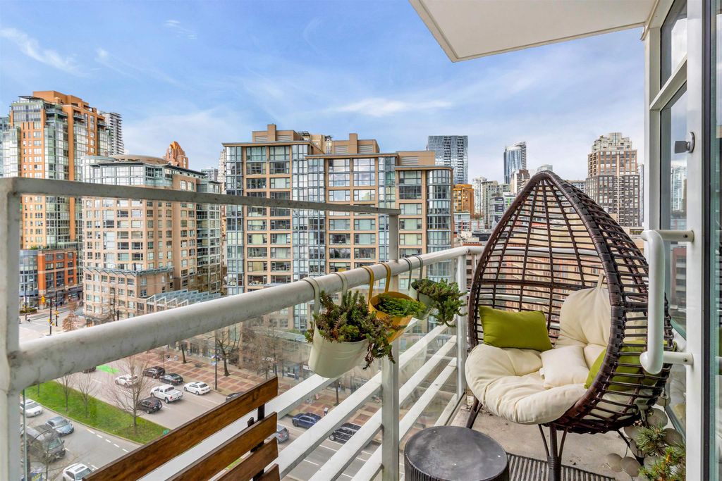 listing image 1103872659805723962