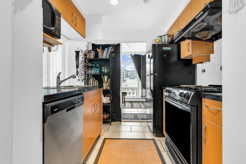 listing image 1101171463783562720