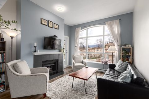 2559 Parkview Lane 402 Port Coquitlam BC V3C 6M1