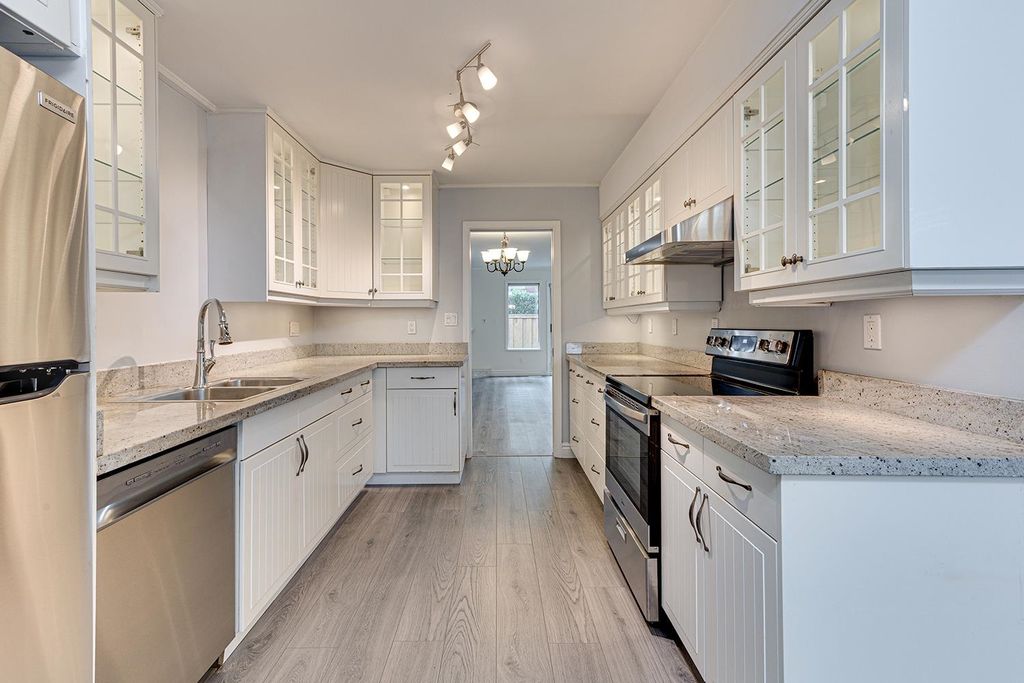 listing image 1100648464557185647