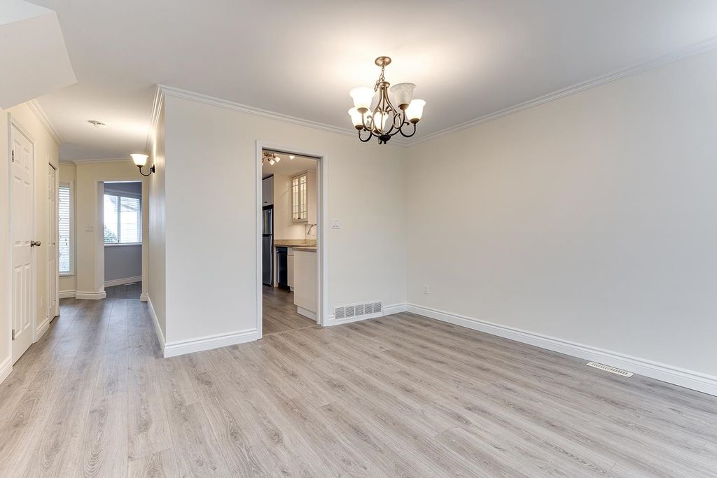 listing image 1102999642978629064