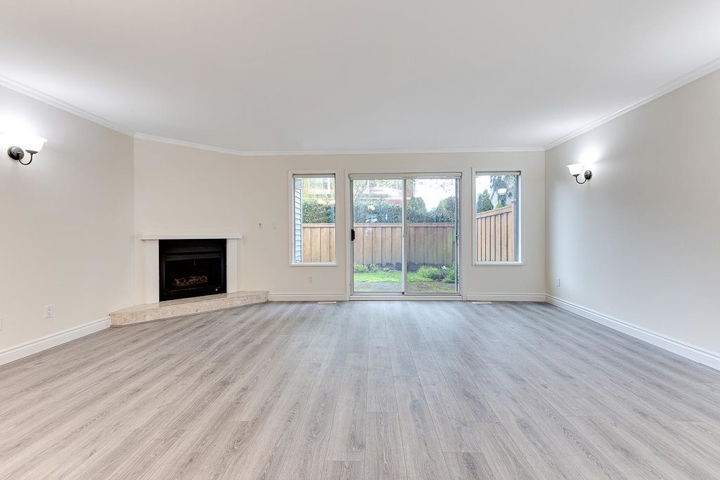 listing image 1106130658344351565