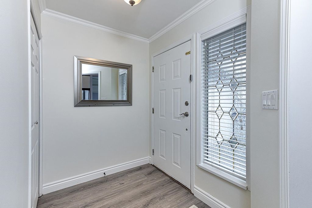 listing image 1101189074945338570