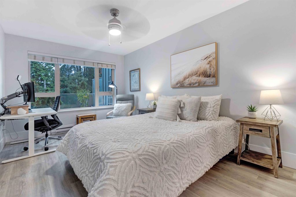 listing image 1107081688532456378