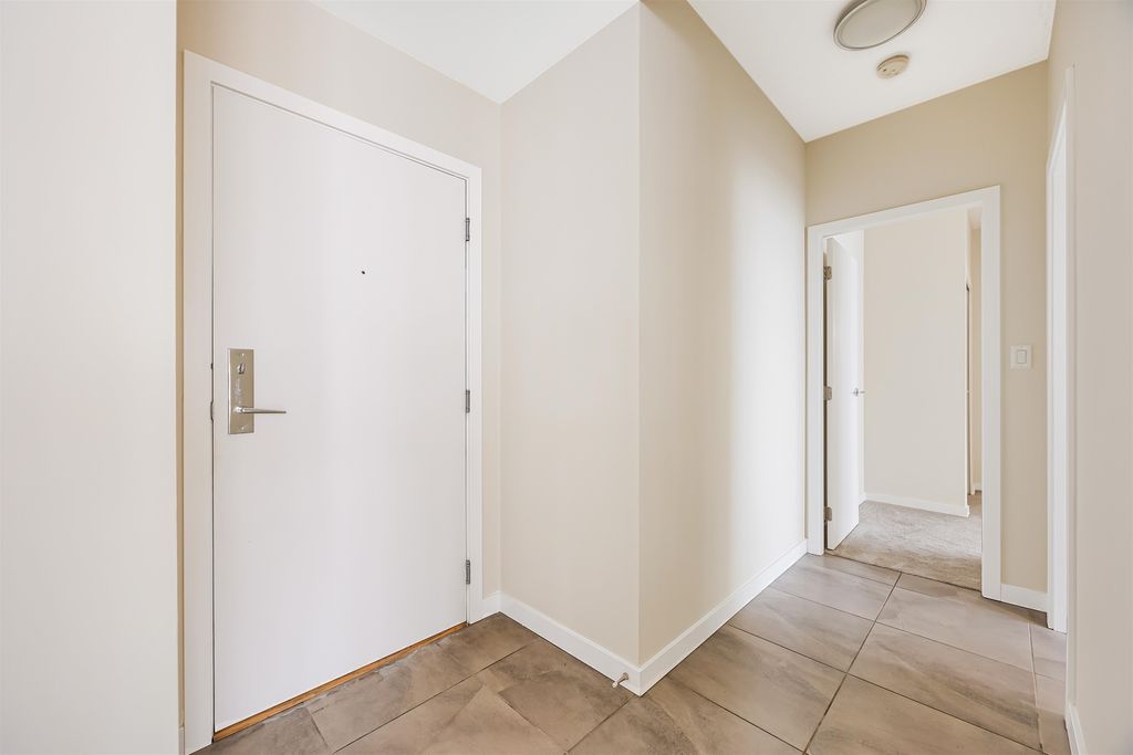 listing image 1105278150237926324