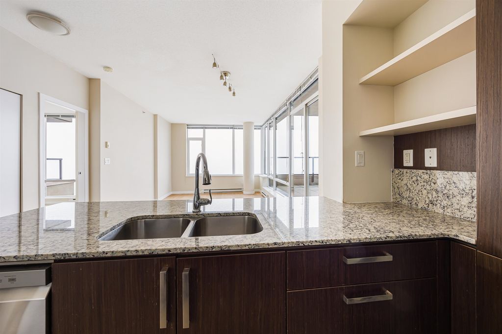 listing image 1106630823153602313