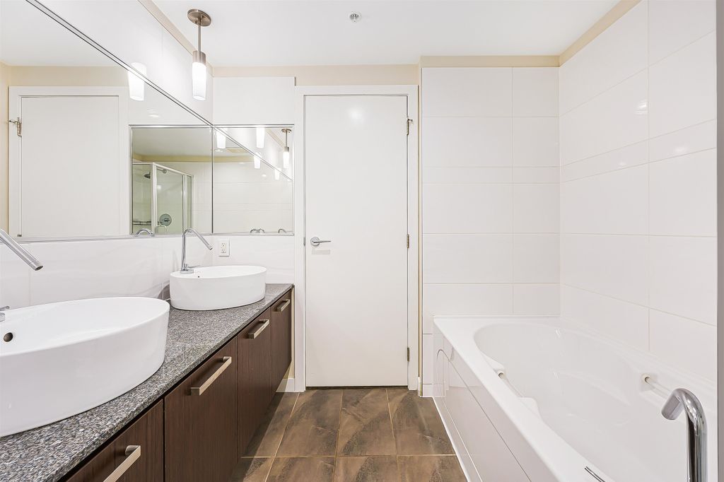 listing image 1109093638703237517