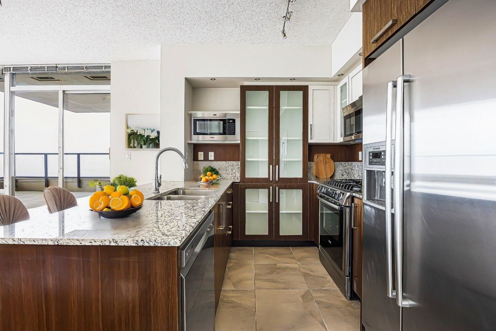 listing image 1102526572710494324