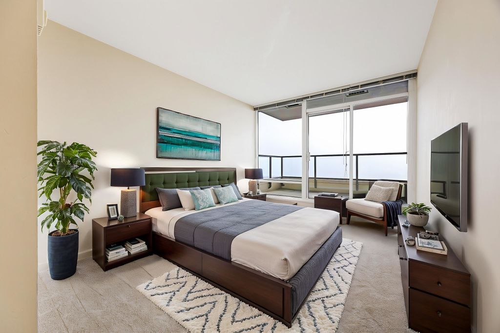 listing image 1100598242726245826