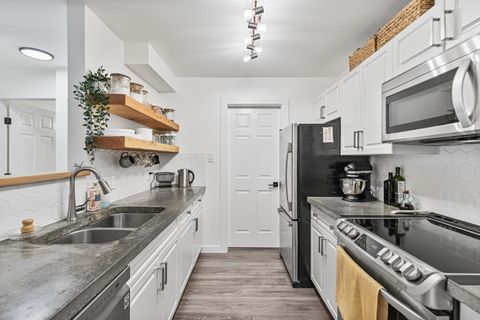 12206 224 Street 404 Maple Ridge BC V2X 6B8