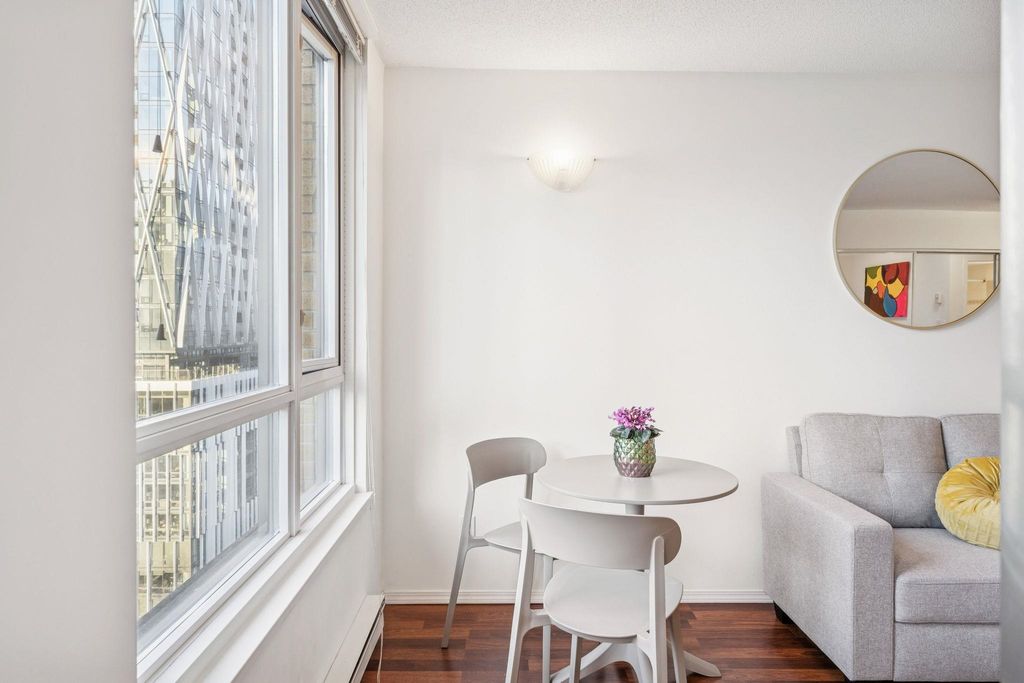 listing image 1106770423344994735