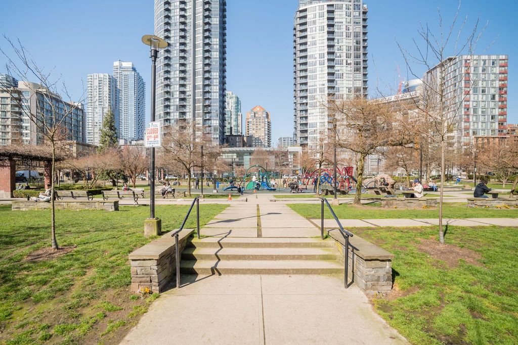 listing image 1109543208634591781