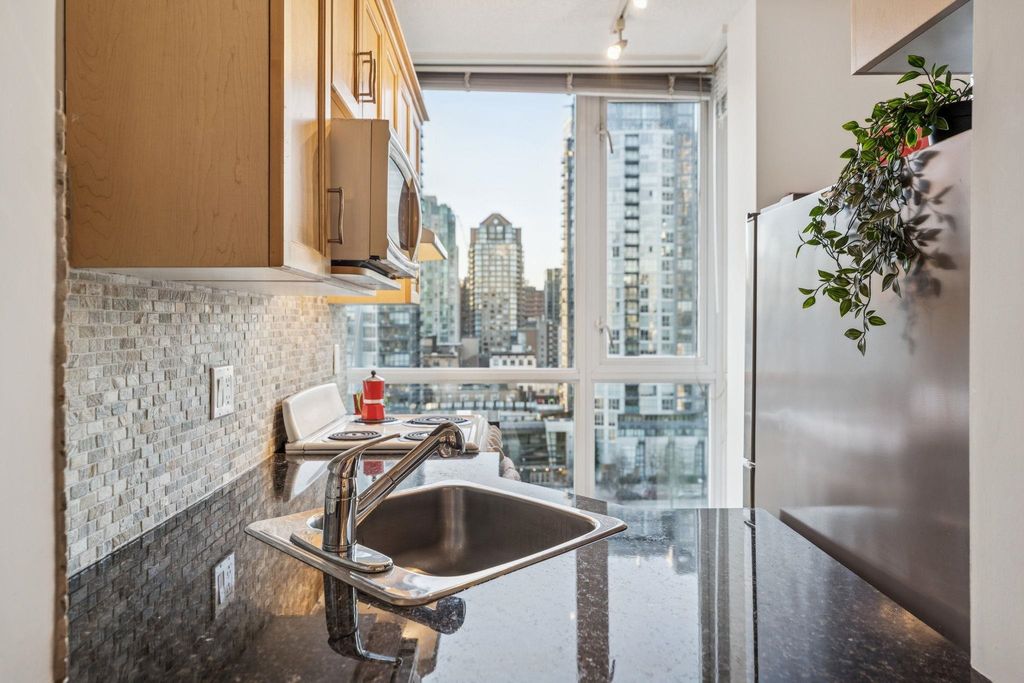 listing image 1106110559213699847